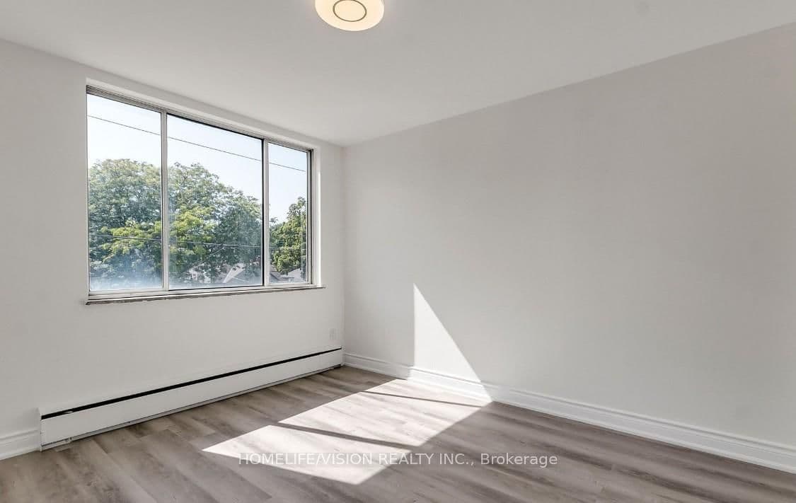18 Kenrae Road, Unit 12 - Image 3