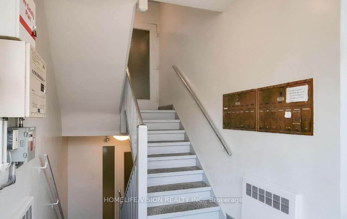 18 Kenrae Road, Unit 12 - Image 4