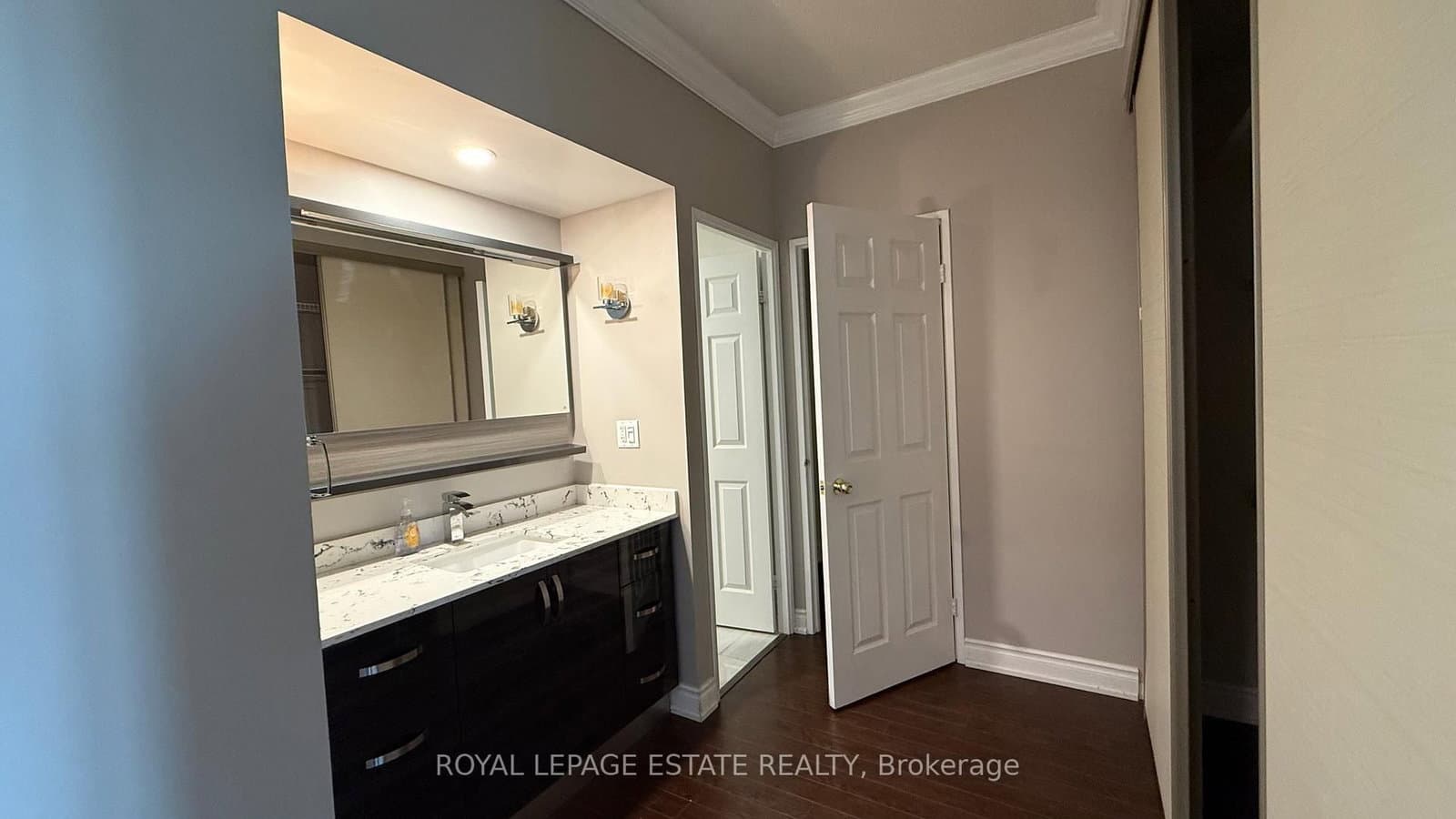 280 Simcoe Street, Unit Ph3 - Image 3