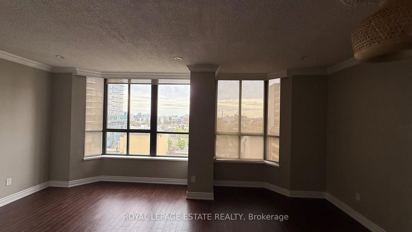 280 Simcoe Street, Unit Ph3 - Image 6