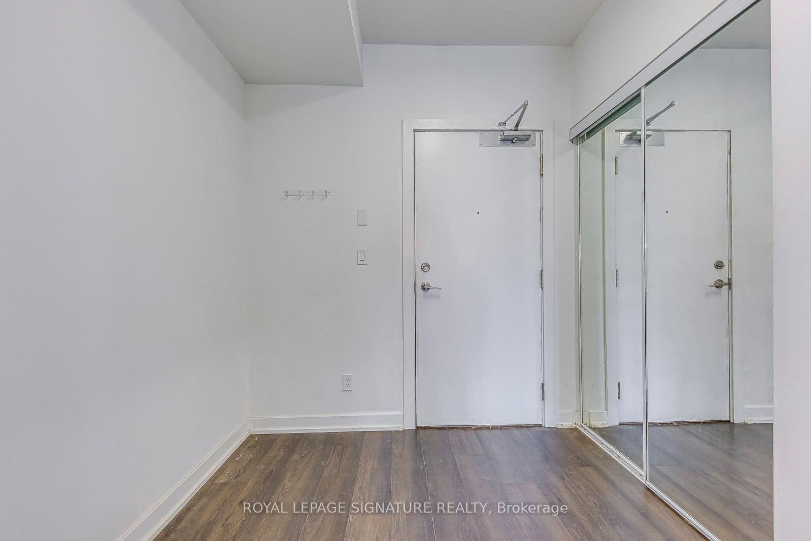 20 Bruyeres Mews, Unit 1901 - Image 6