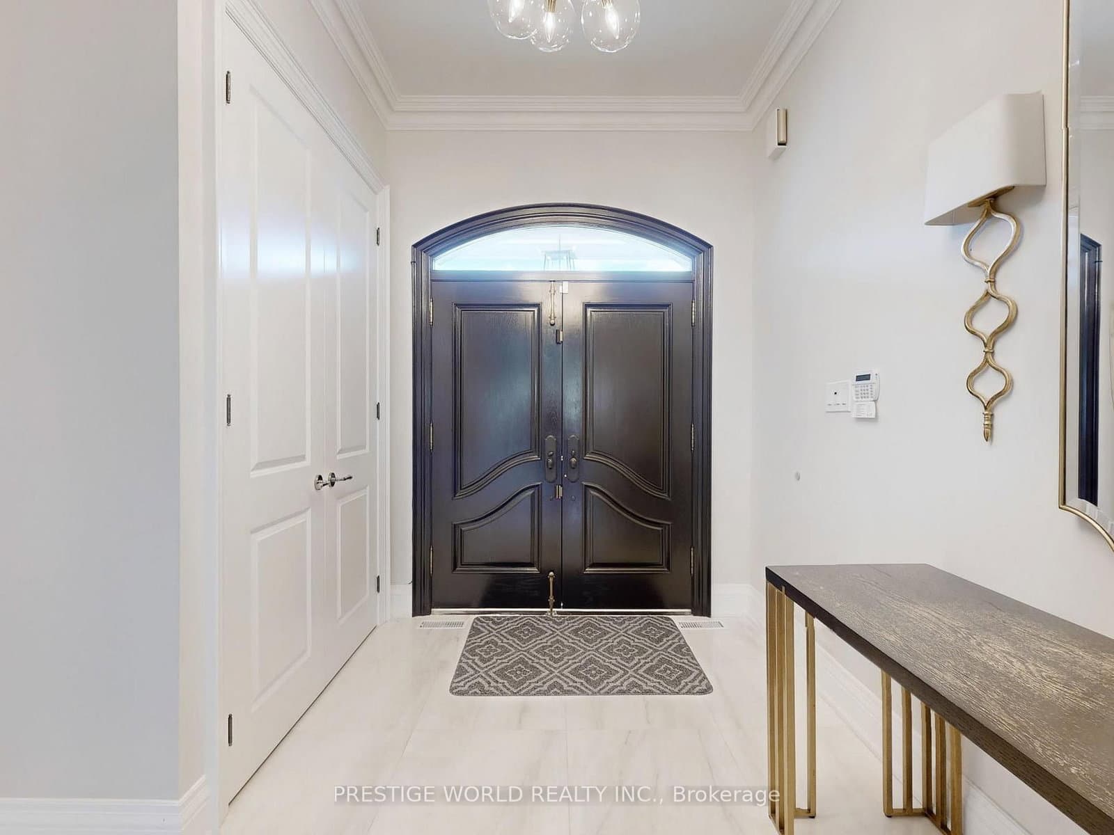 6 Blaine Drive - Image 4