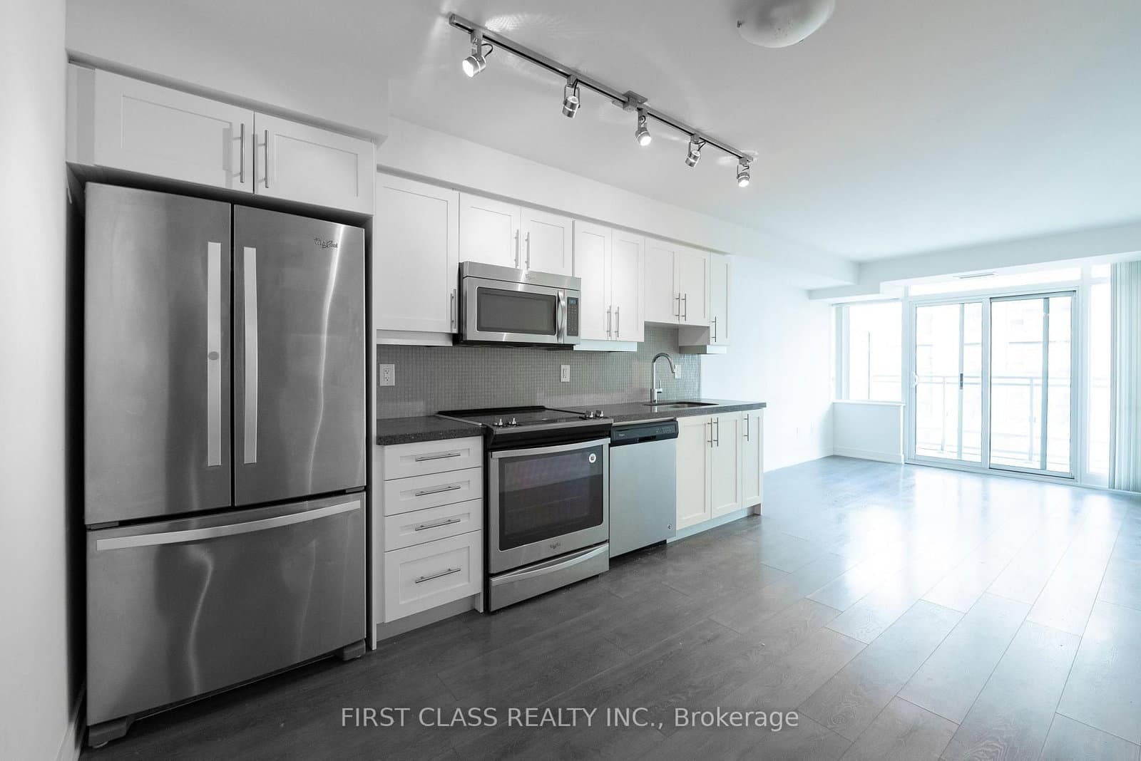 525 Adelaide Street W, Unit 1022 - Image 3