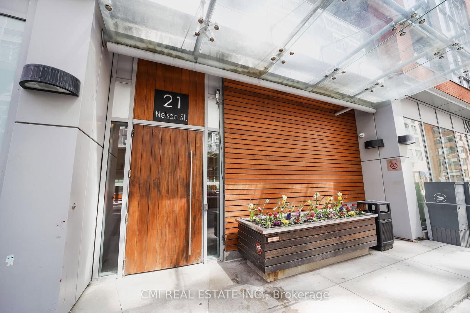 21 Nelson Street, Unit LPH30 - Image 2