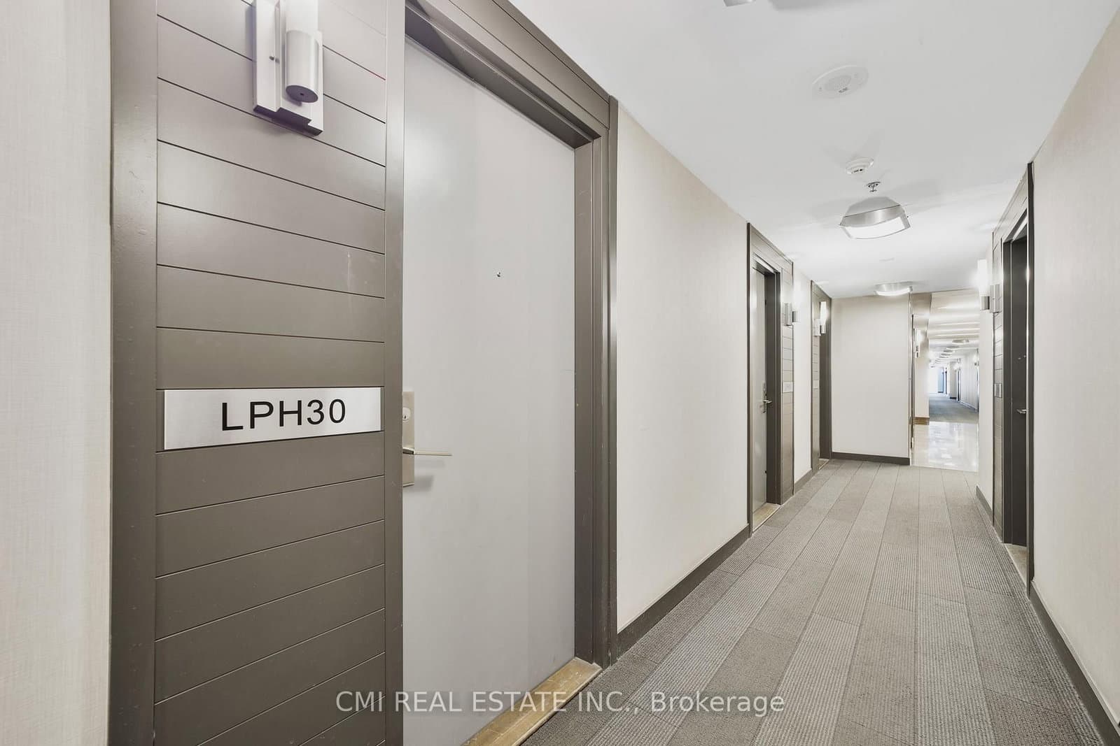21 Nelson Street, Unit LPH30 - Image 3