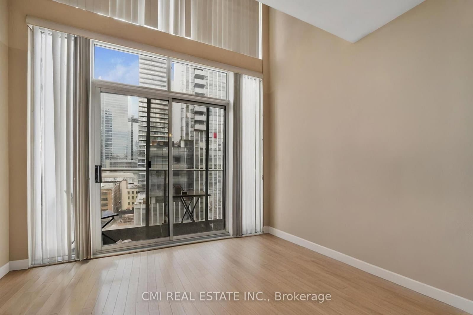 21 Nelson Street, Unit LPH30 - Image 5