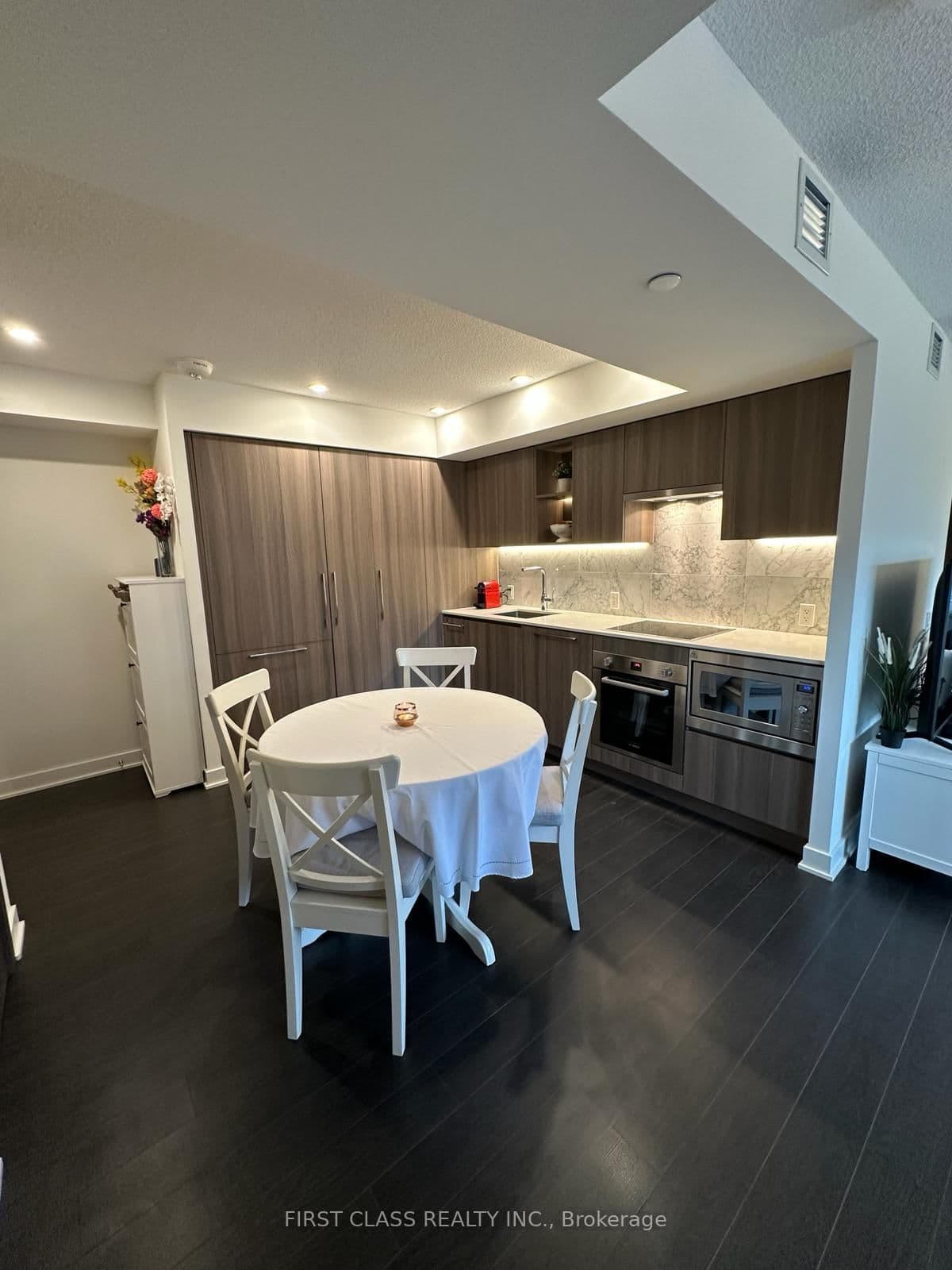 #1111 - 19 Bathurst Street
