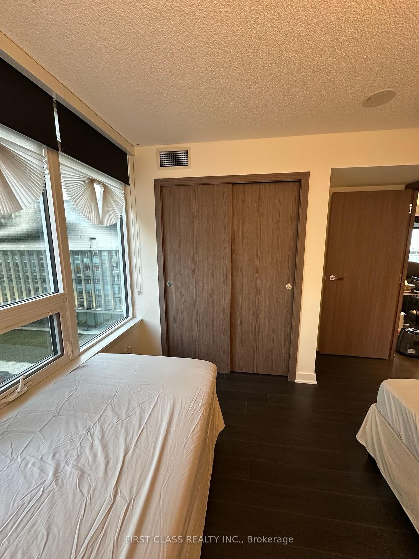 19 Bathurst Street, Unit 1111 - Image 3