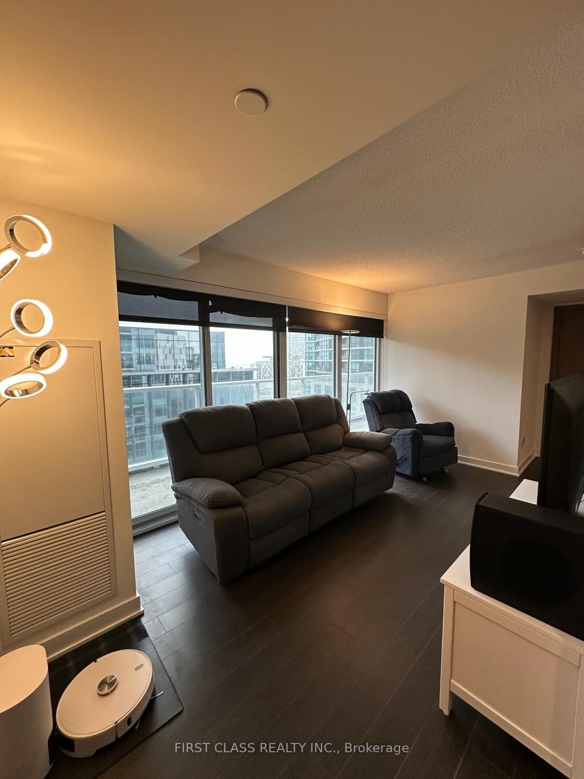19 Bathurst Street, Unit 1111 - Image 6