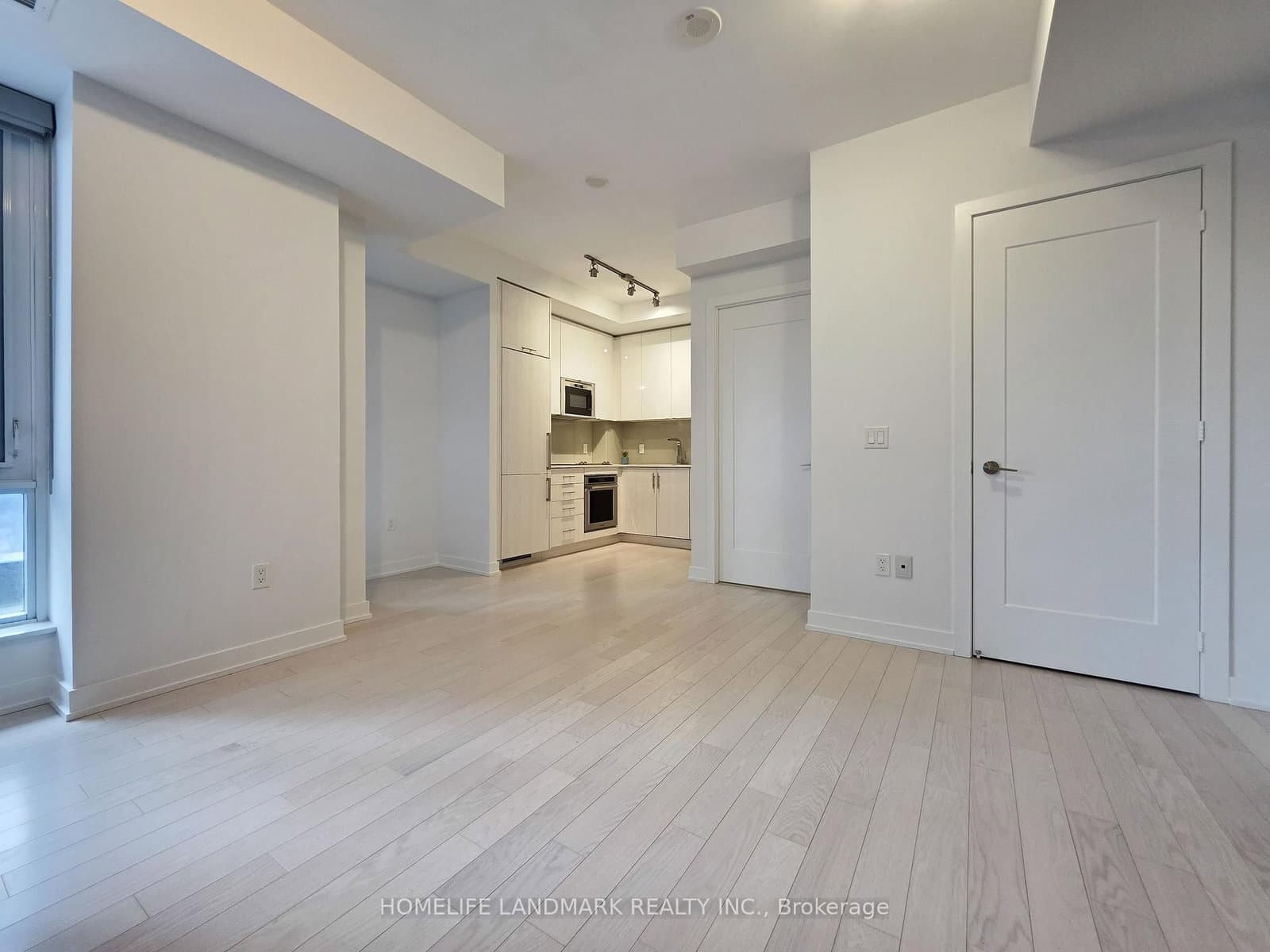 330 Richmond Street W, Unit 605 - Image 4