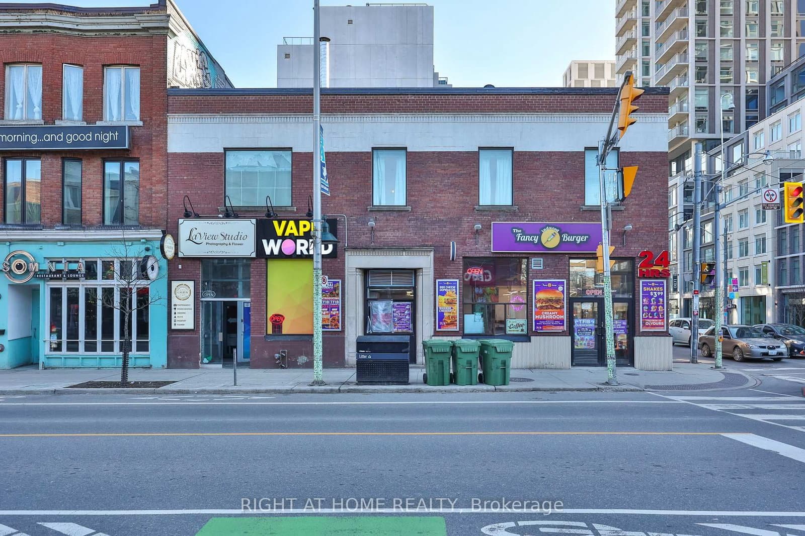 565 Bloor Street W, Unit Second Floor - Image 1