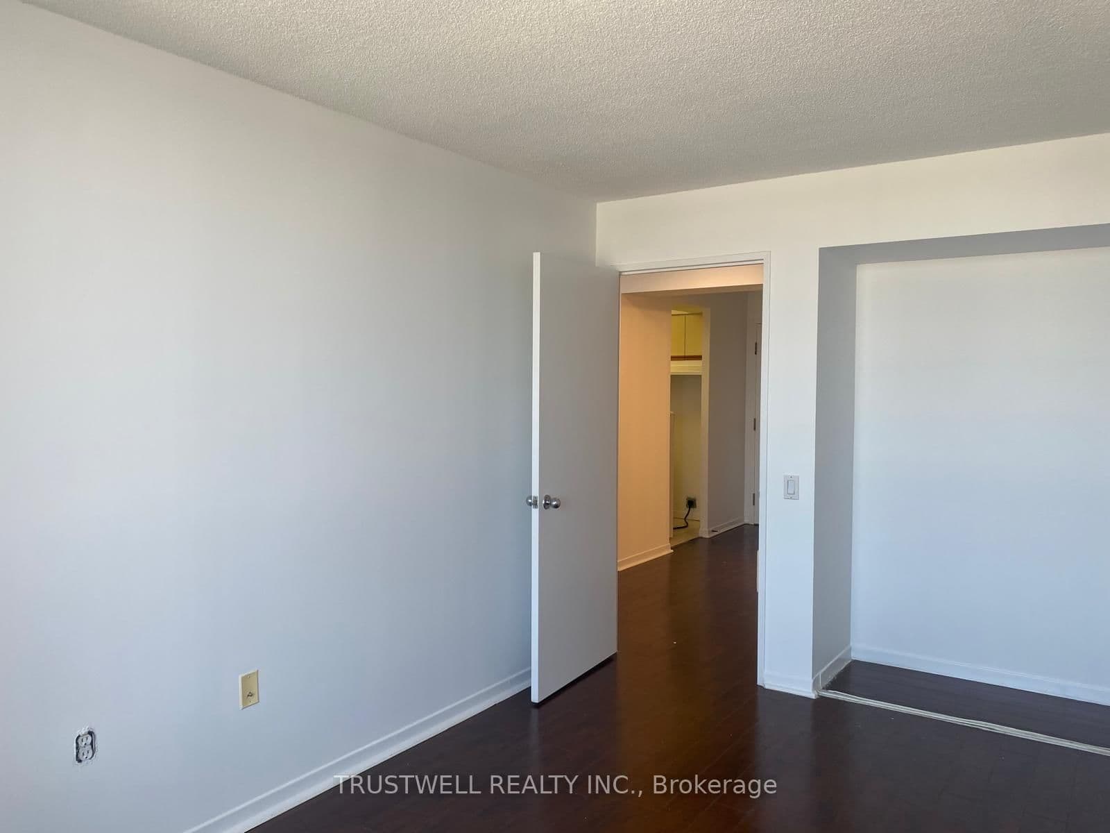 21 Overlea Boulevard, Unit 1107 - Image 6