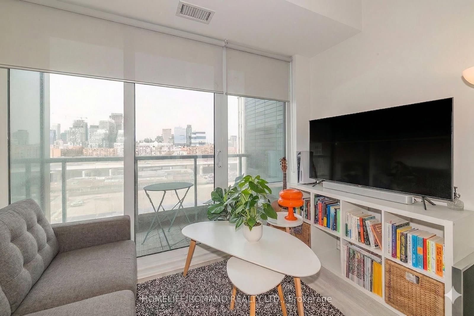 1 Edgewater Drive, Unit 823 - Image 4