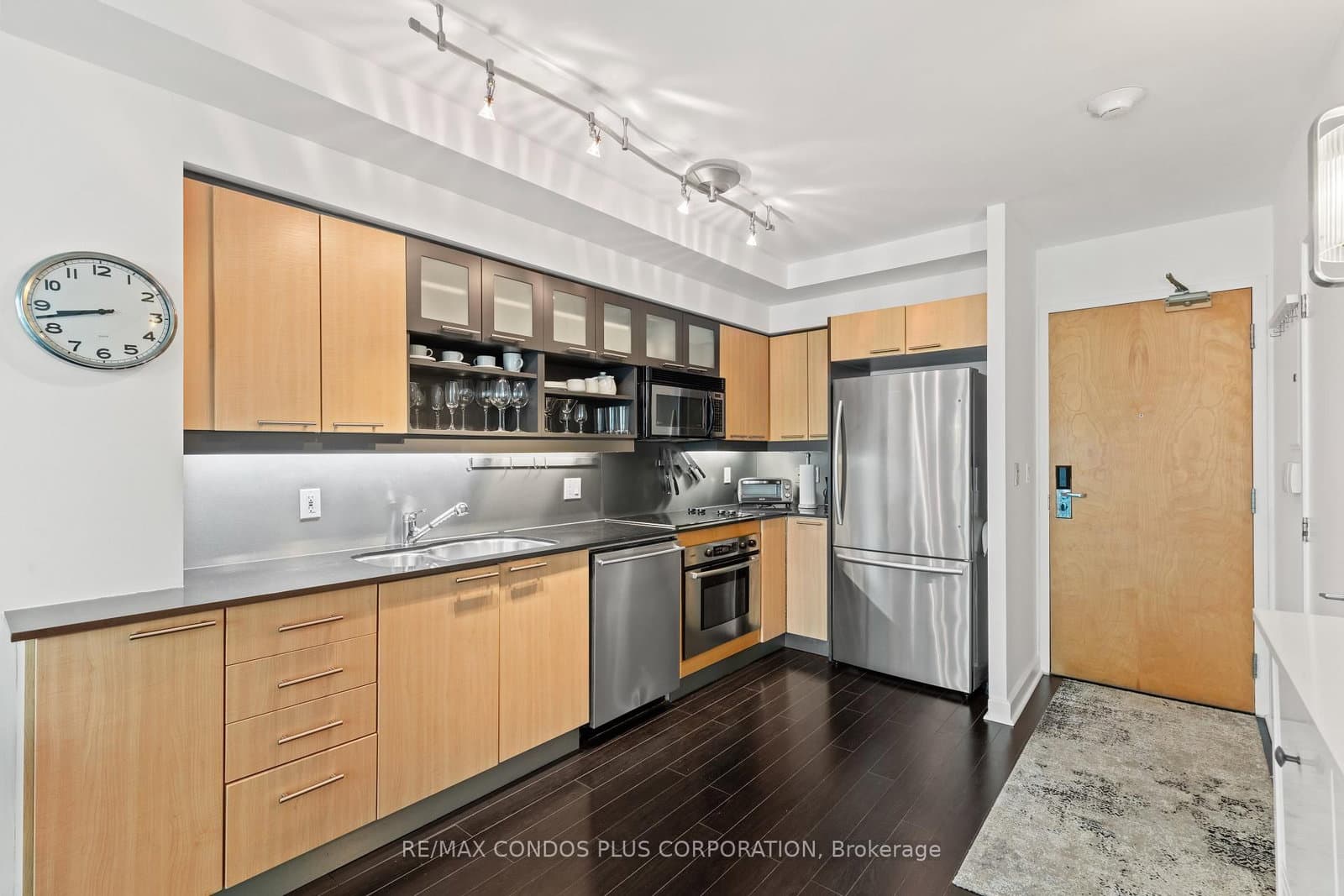 36 Blue Jays Way, Unit 930 - Image 4