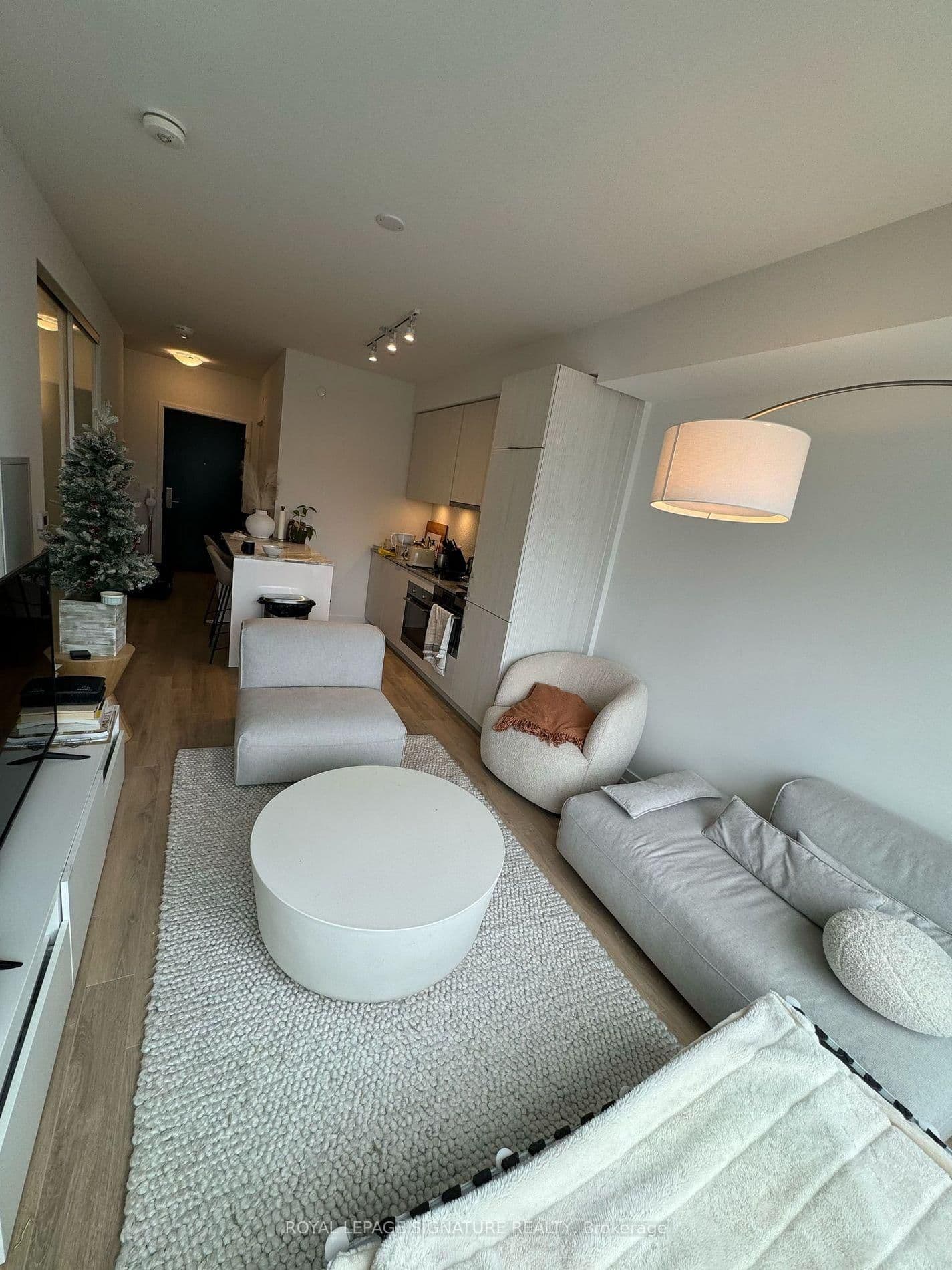 158 Front Street E, Unit 820 - Image 6