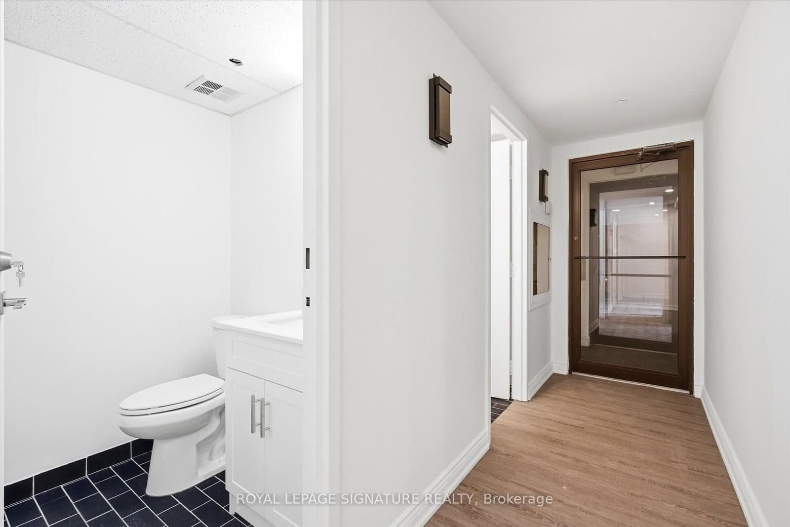 2900 Yonge Street, Unit 101 - Image 4