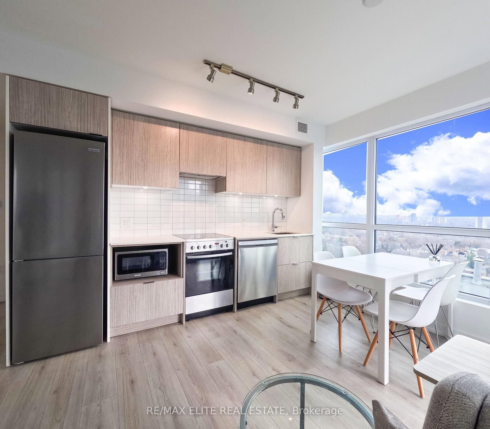 395 Bloor Street E, Unit 1711 - Image 2