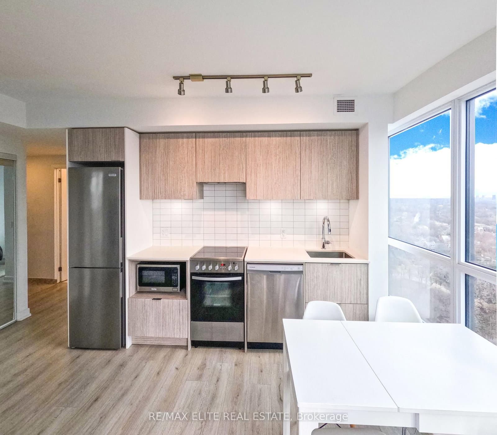 395 Bloor Street E, Unit 1711 - Image 3