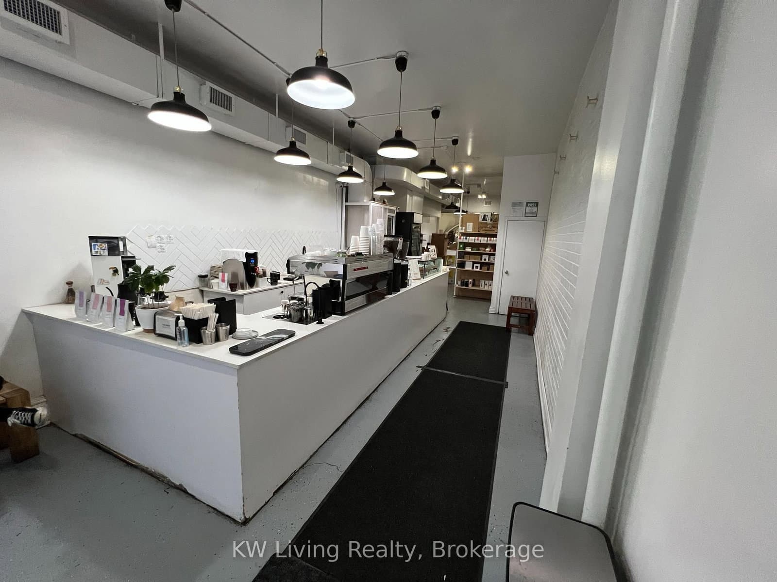 281 Dundas Street W - Image 2