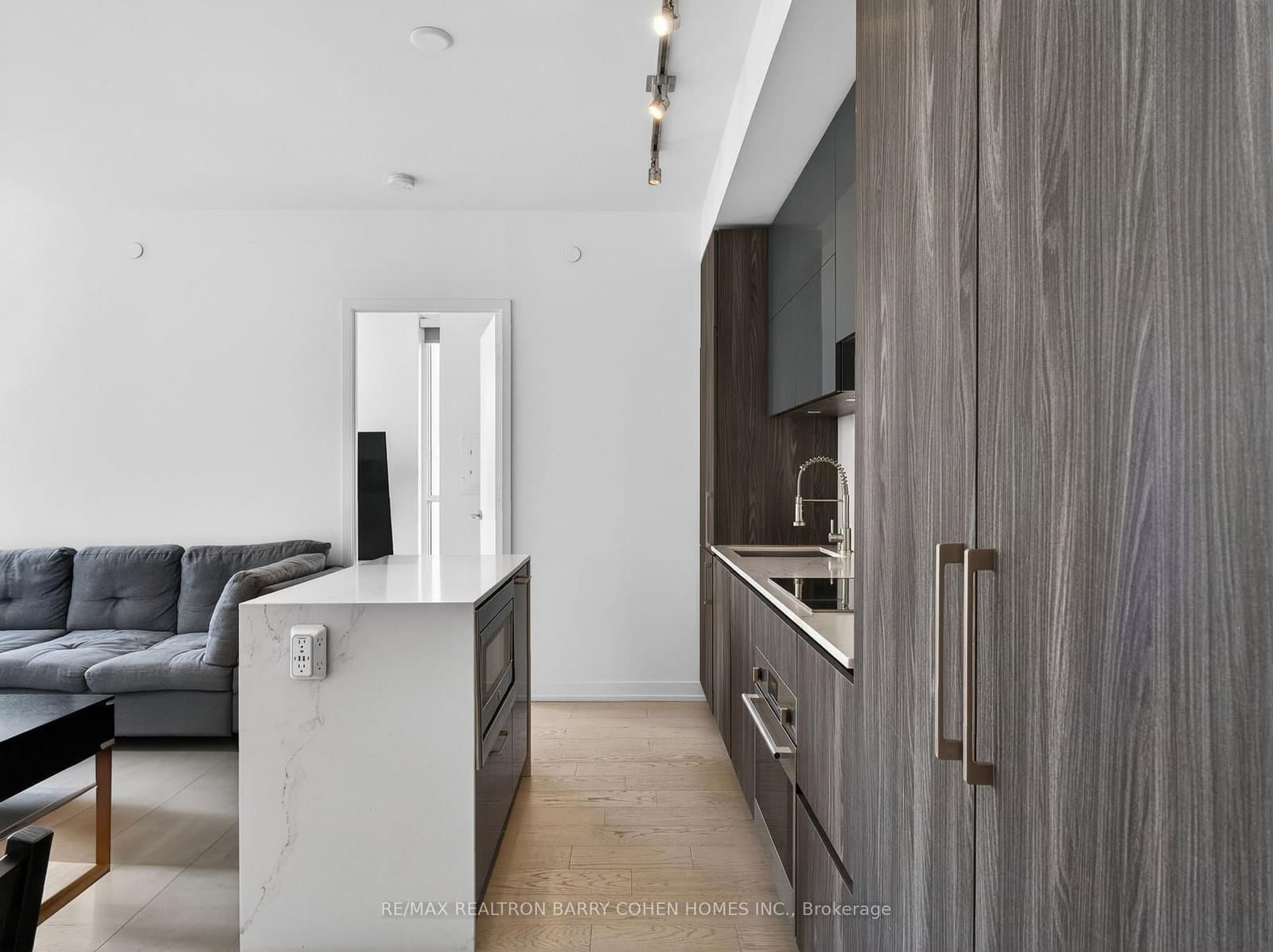 1 Yorkville Avenue, Unit 905 - Image 4