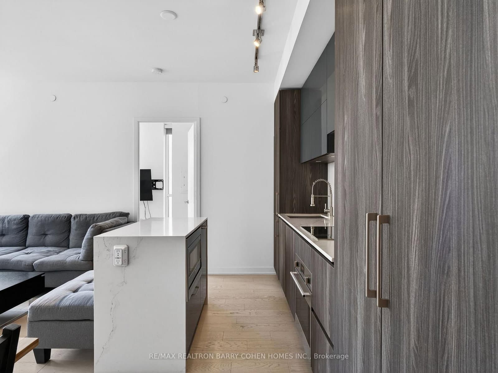 1 Yorkville Avenue, Unit 905 - Image 5