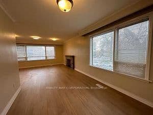 579 Sheppard Avenue E - Image 6