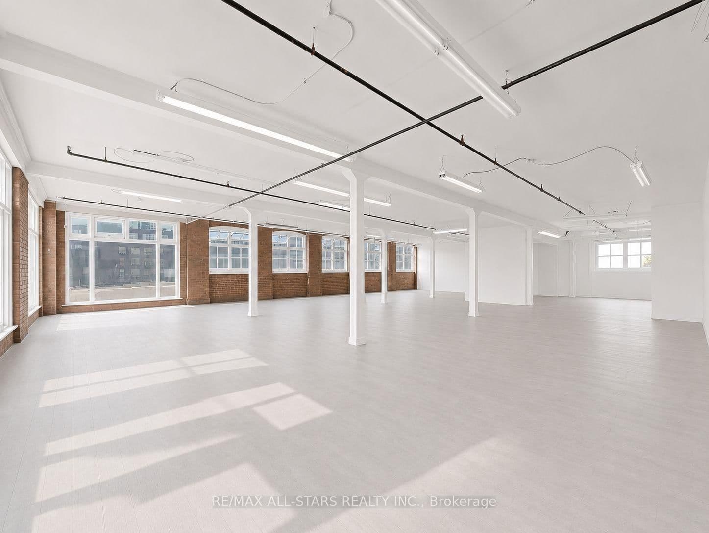 14 Mccaul Street, Unit 303 - Image 4