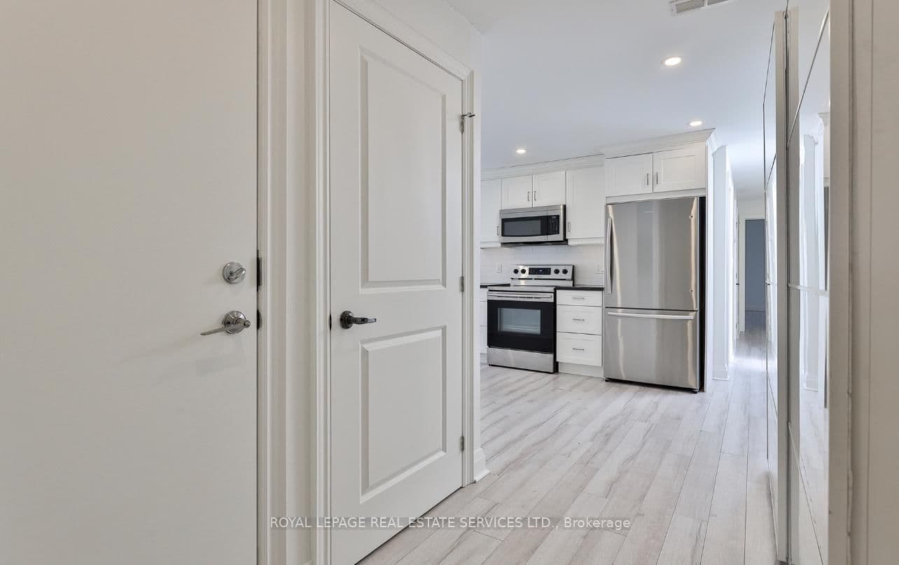 995 Bloor Street W - Image 3