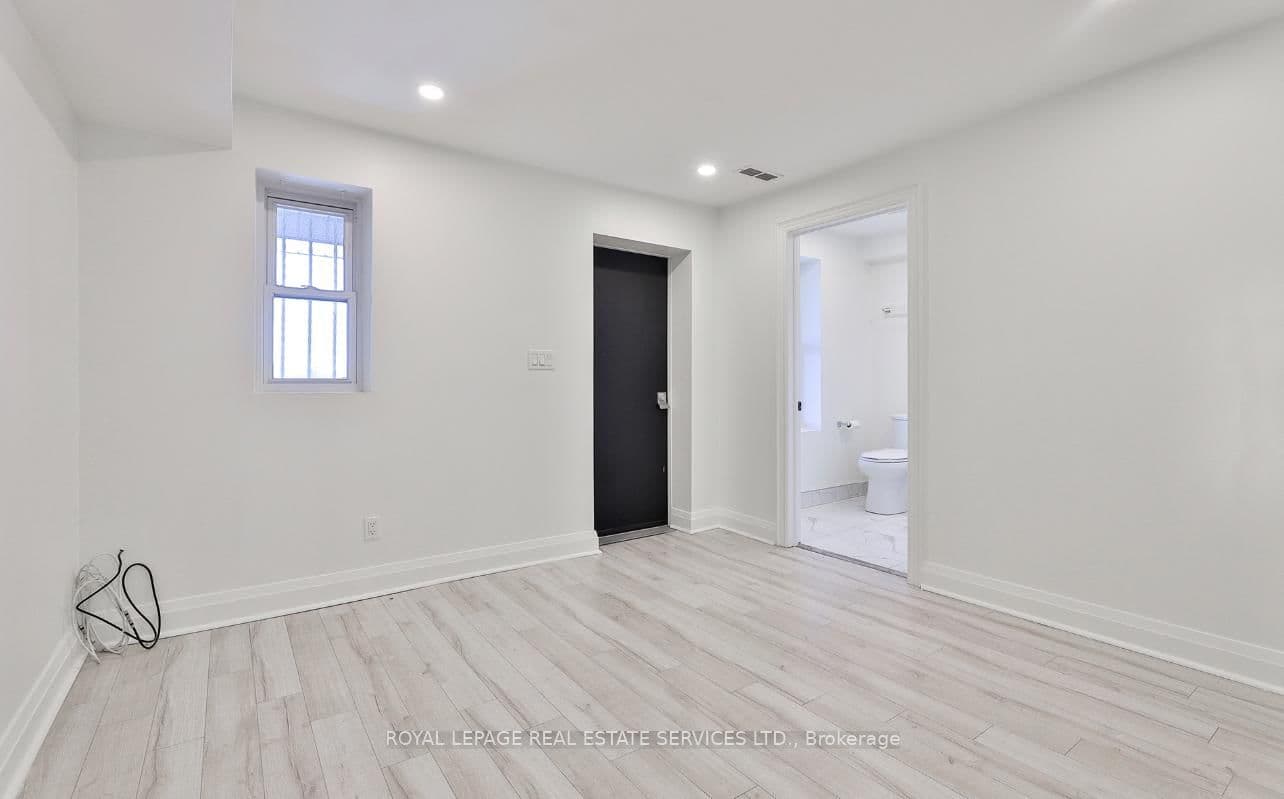 995 Bloor Street W - Image 5