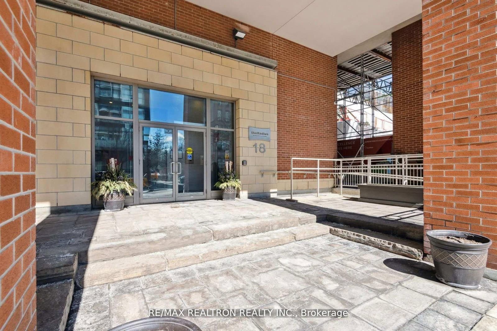 18 Merton Street, Unit 906 - Image 2