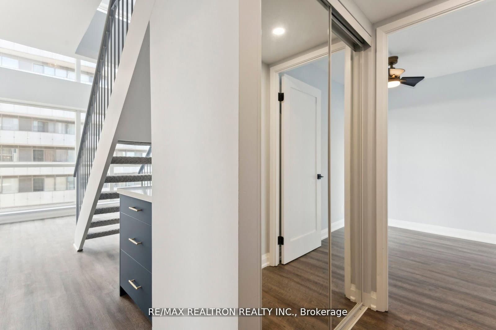 18 Merton Street, Unit 906 - Image 6