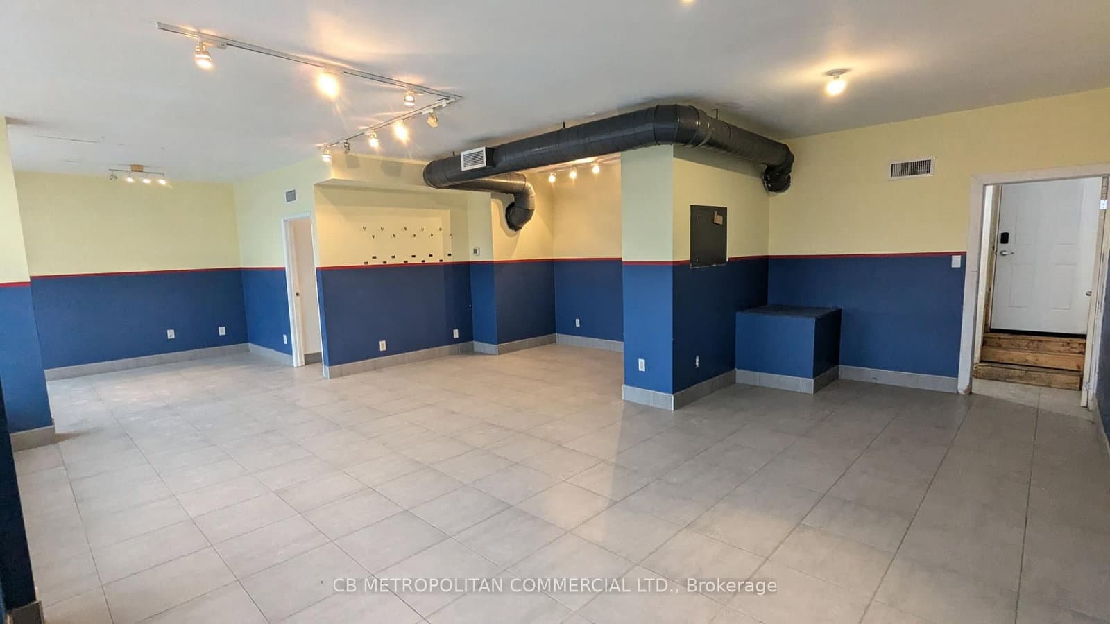 215 Queen Street - Image 2