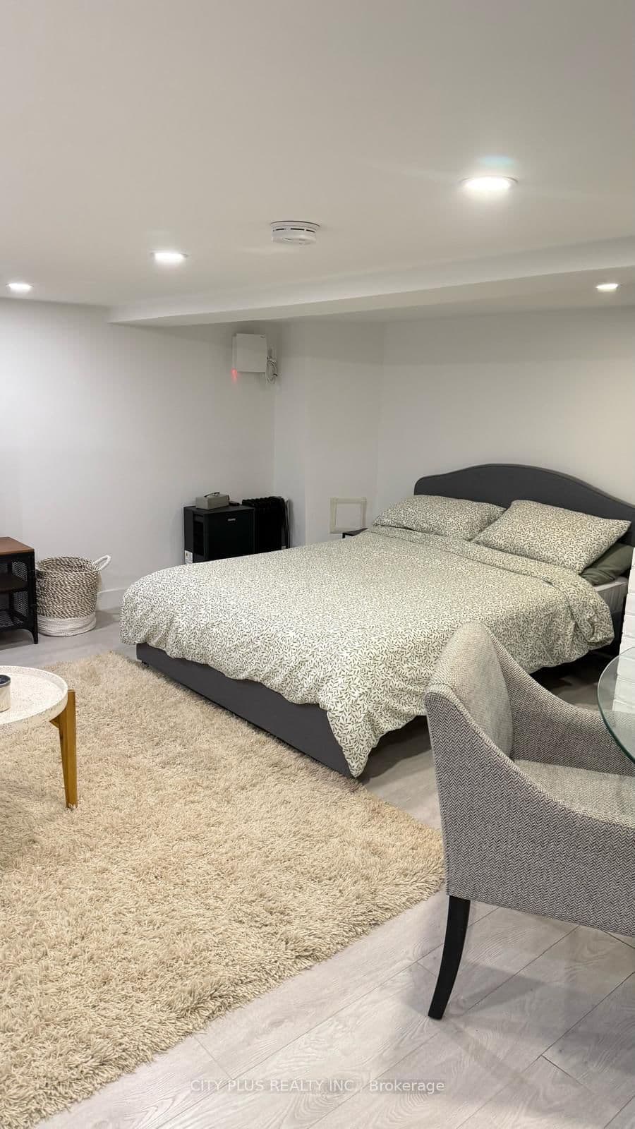 1184 Avenue Road, Unit Basement - Image 3