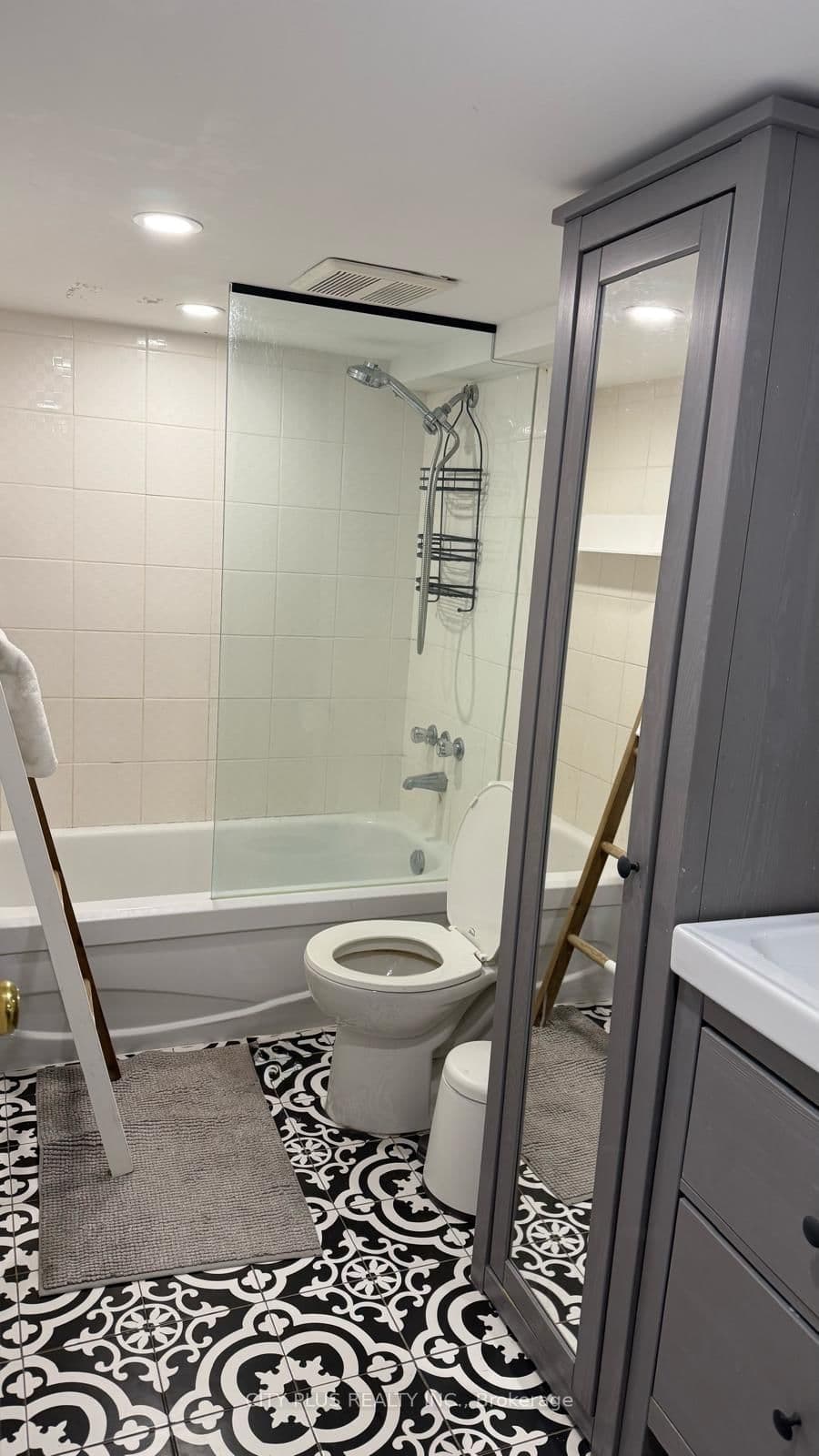 1184 Avenue Road, Unit Basement - Image 5