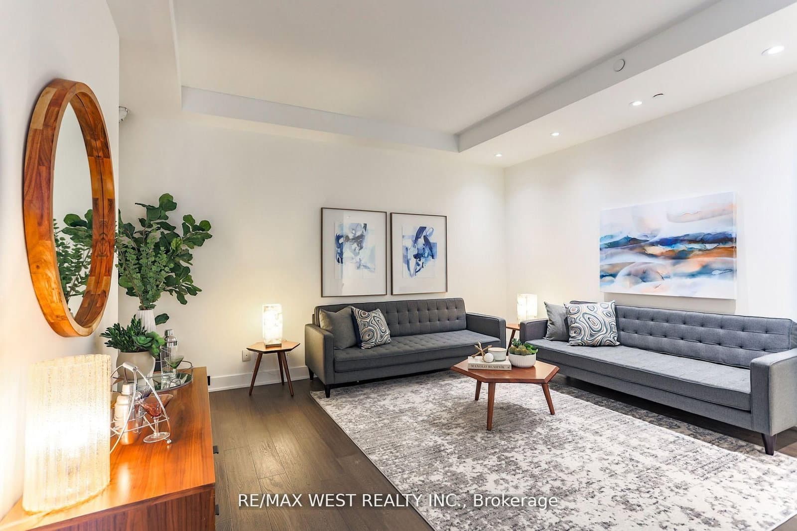 508 Wellington Street W, Unit TH02 - Image 6