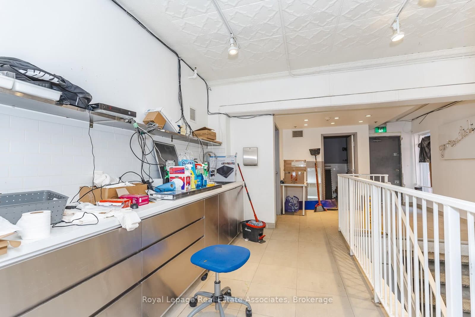 497 Bloor Street W, Unit Main - Image 6