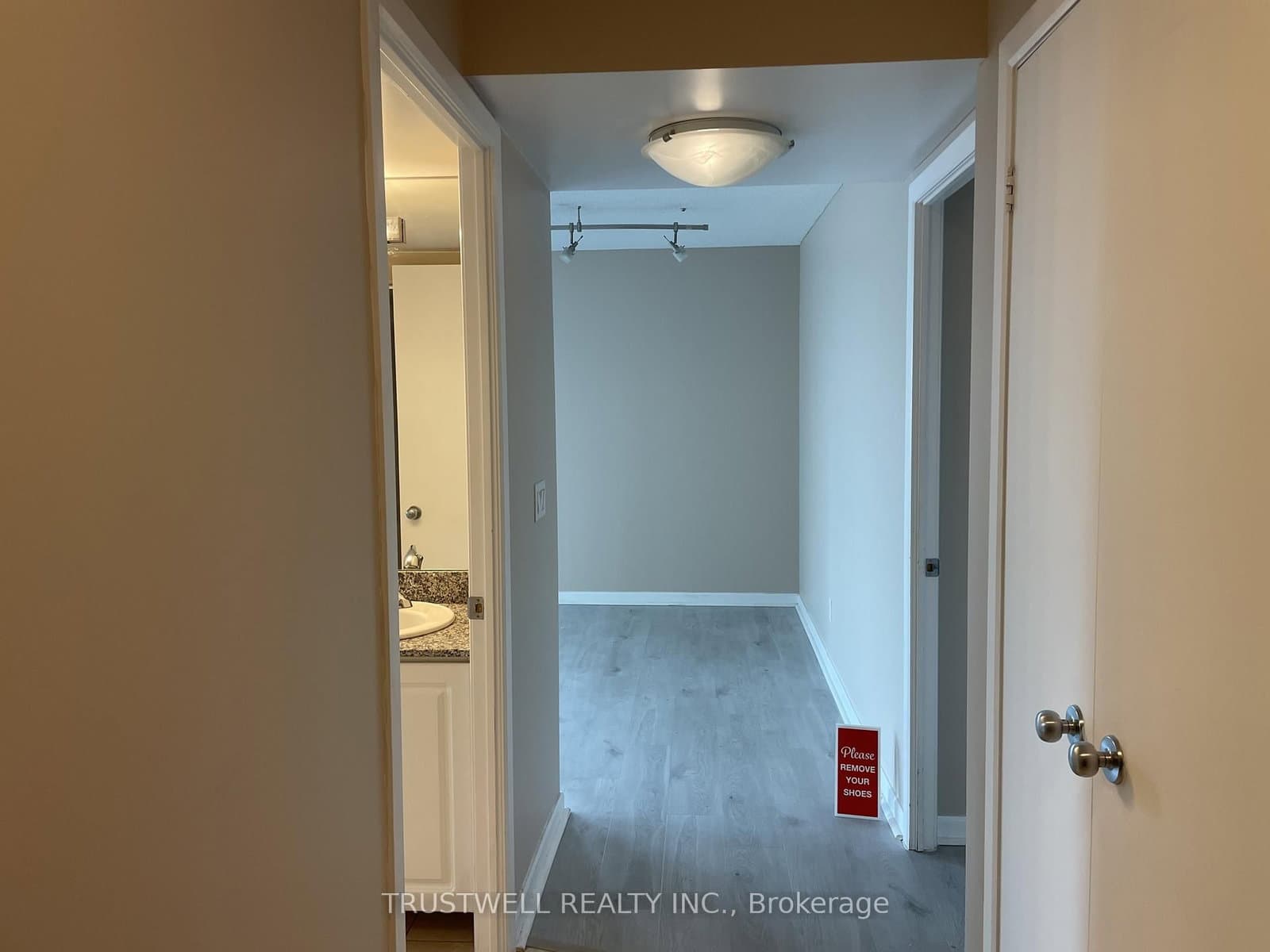 8 Park Road, Unit 1905 - Image 2