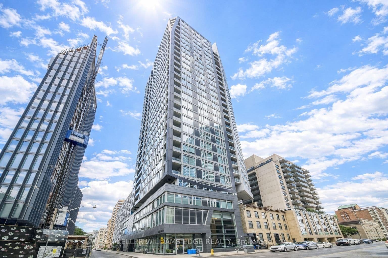 #1009 - 68 Shuter Street
