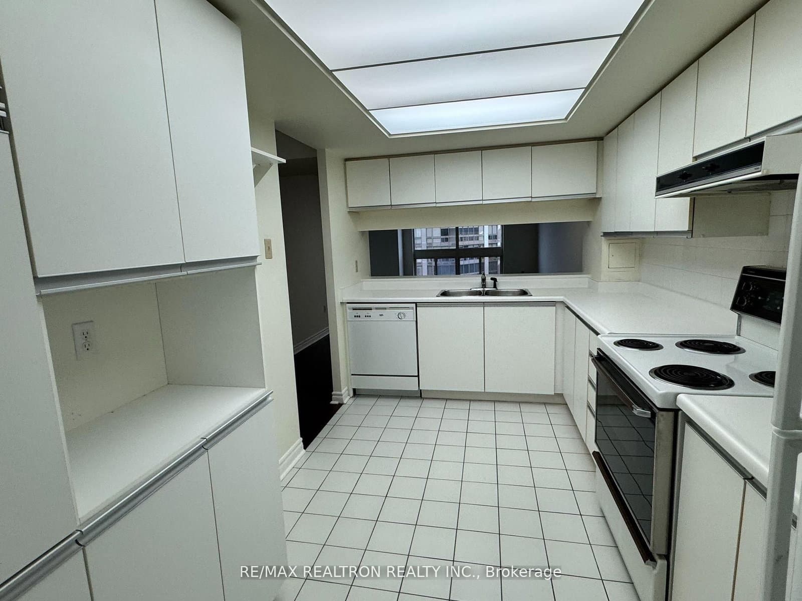 5 Kenneth Avenue, Unit 1706 - Image 4