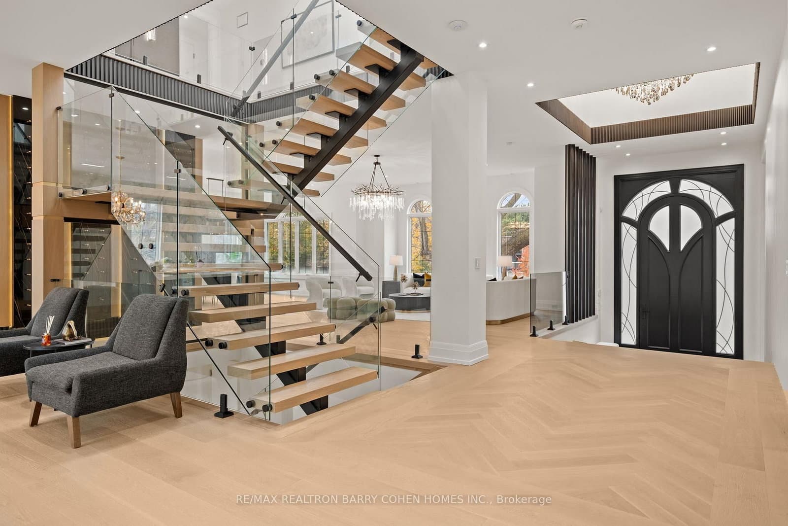 81 Upper Canada Drive - Image 5