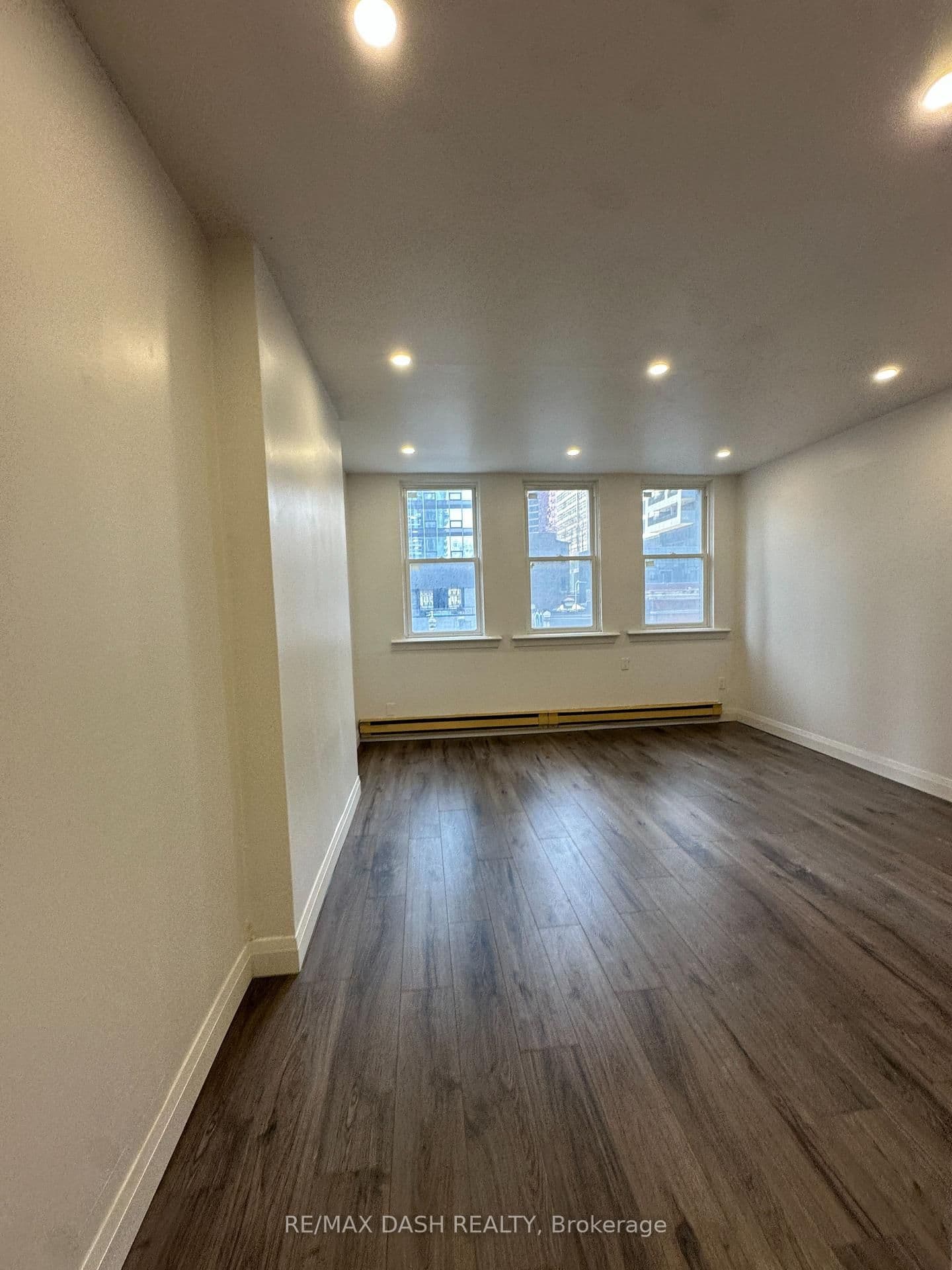 565 Yonge Street, Unit 4FL - Image 2