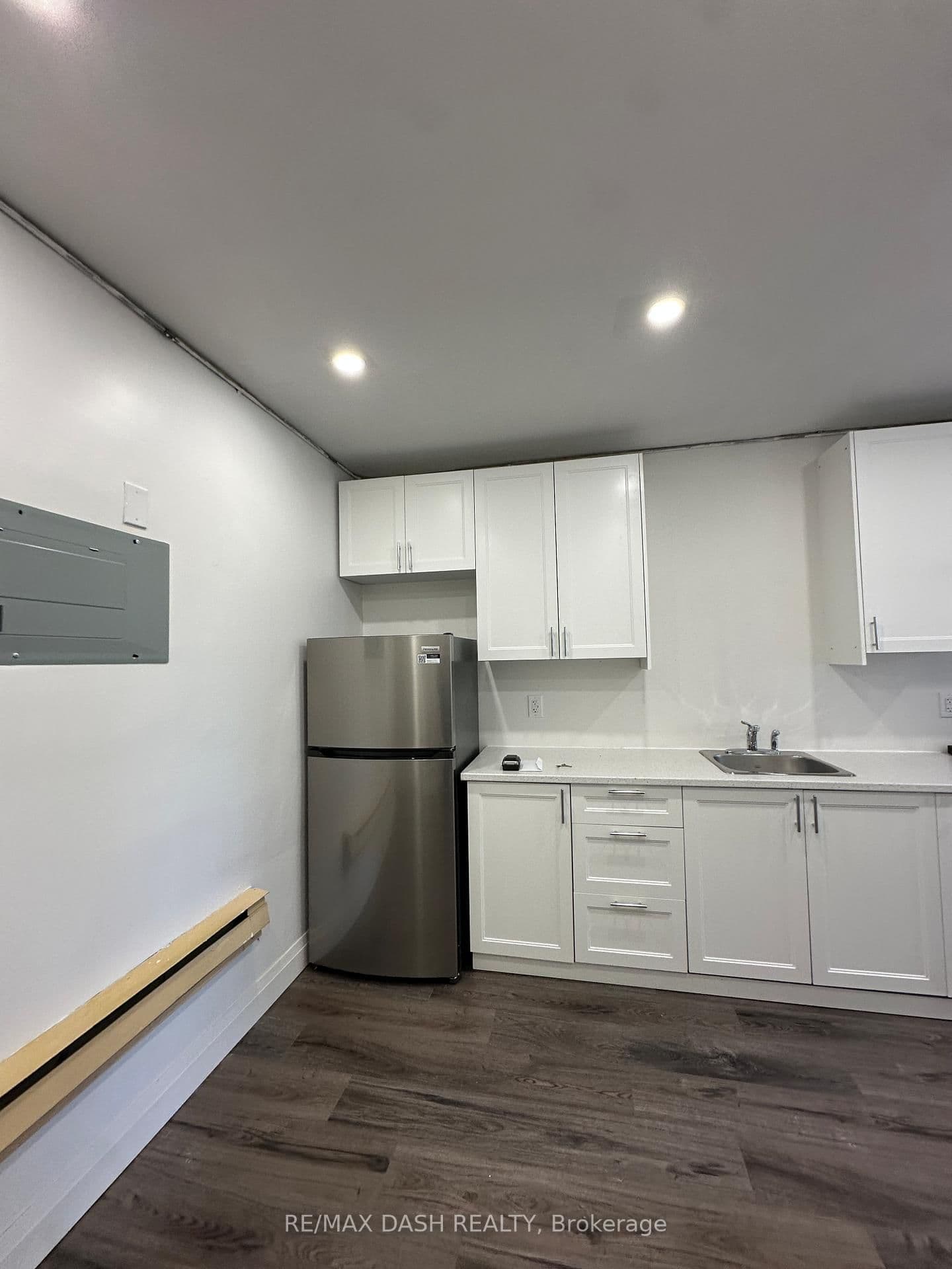 565 Yonge Street, Unit 4FL - Image 6