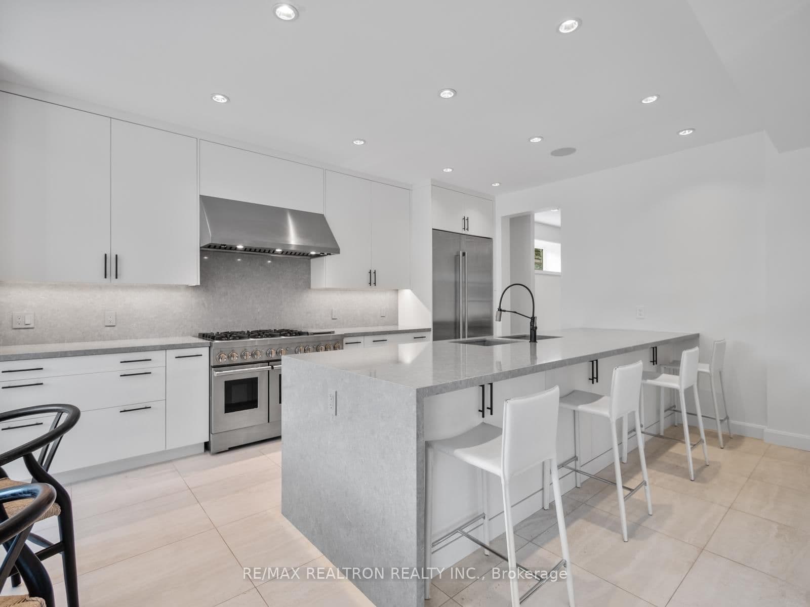 240 Maxwell Street - Image 6