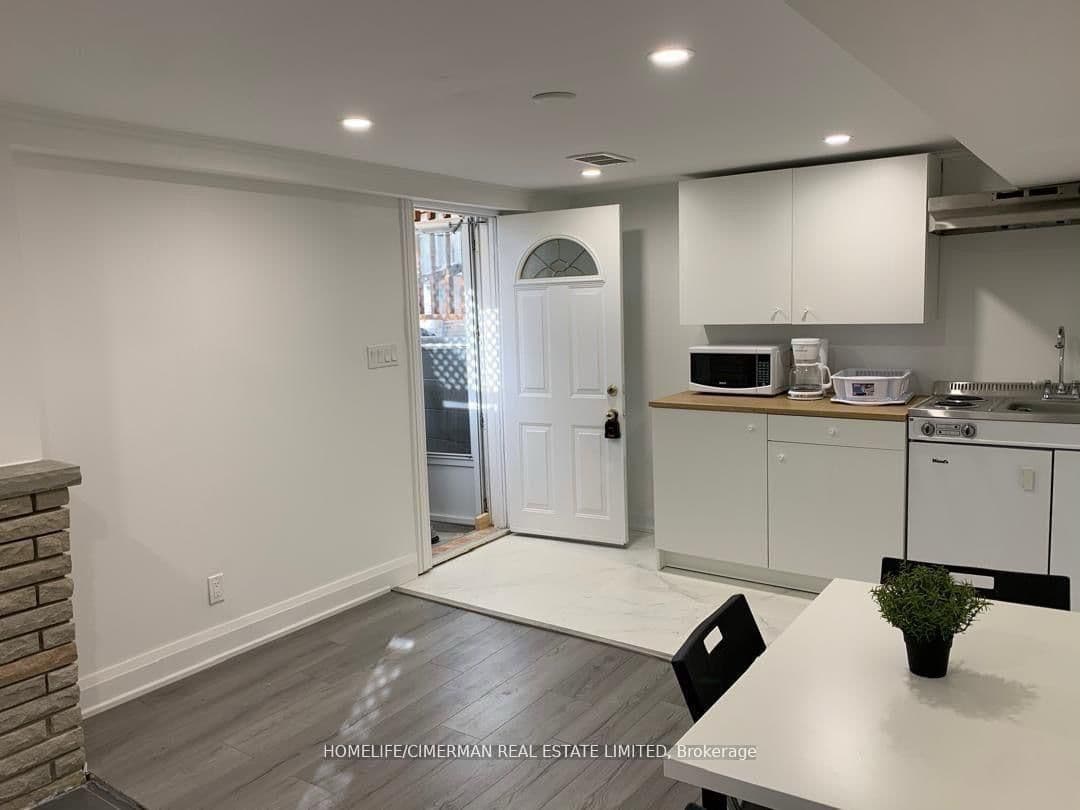 106 Holcolm Road, Unit Basement - Image 4