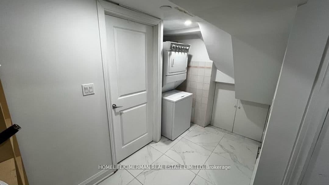 106 Holcolm Road, Unit Basement - Image 6