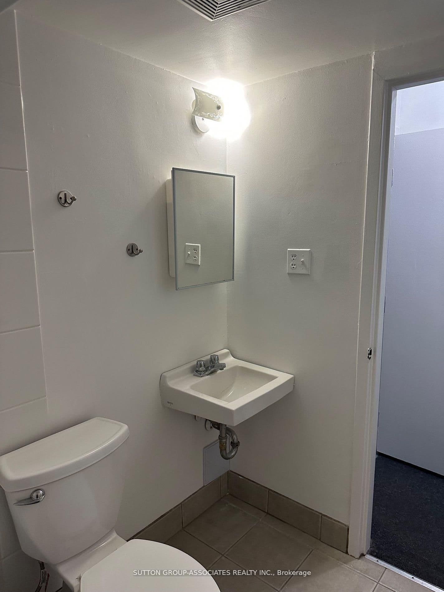 52 Metcalfe Street, Unit 101 - Image 3
