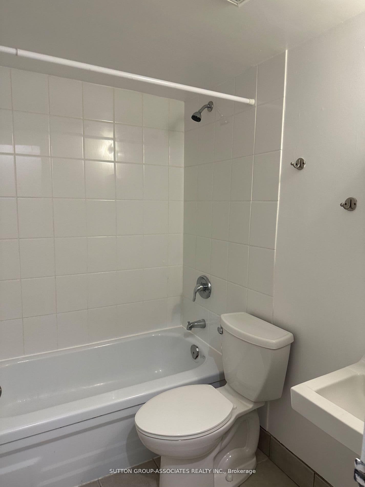52 Metcalfe Street, Unit 101 - Image 4