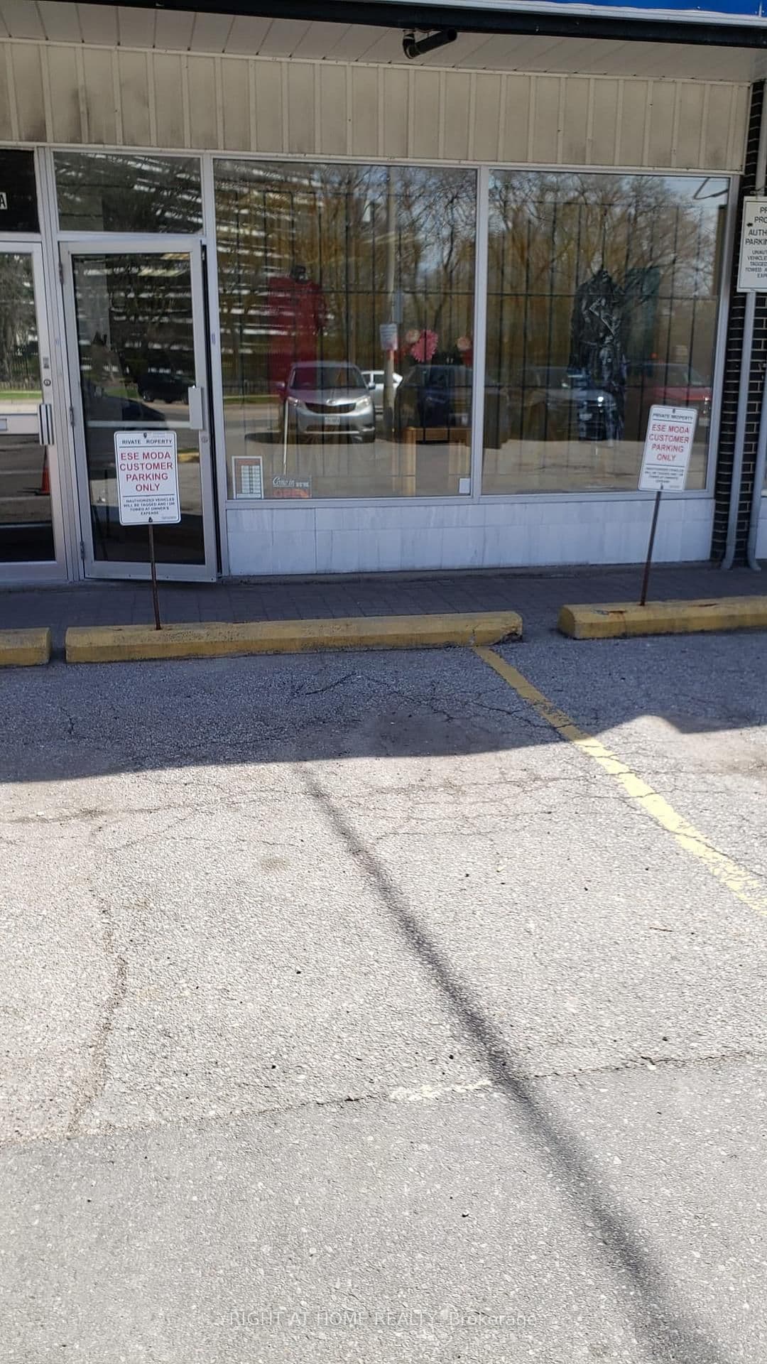5889 Bathurst Street - Image 3