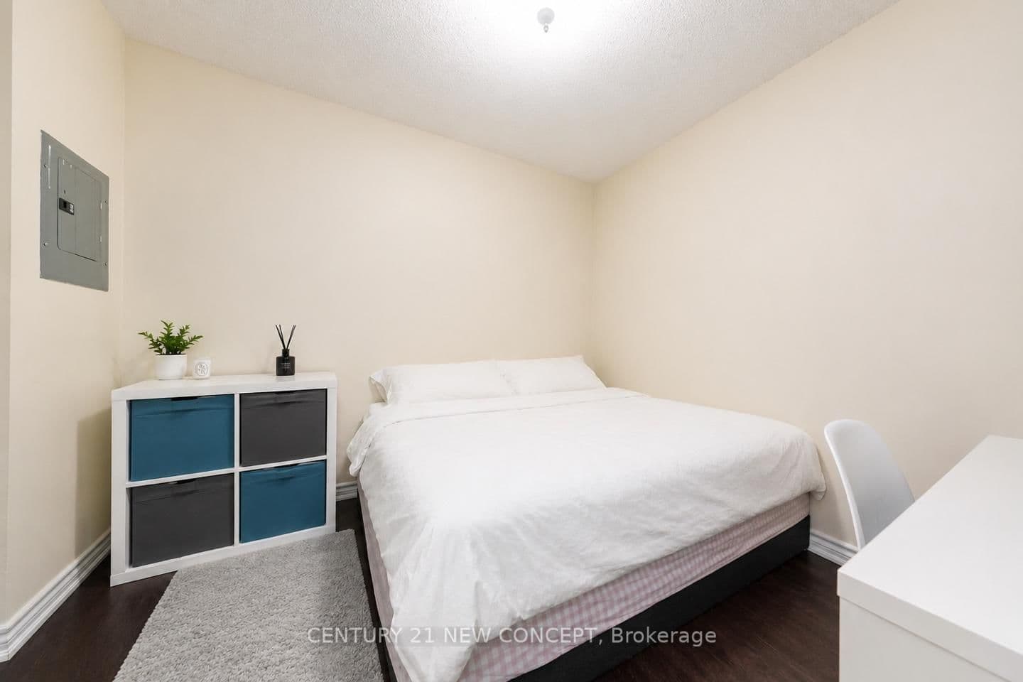 761 Bay Street, Unit 404 - Image 2