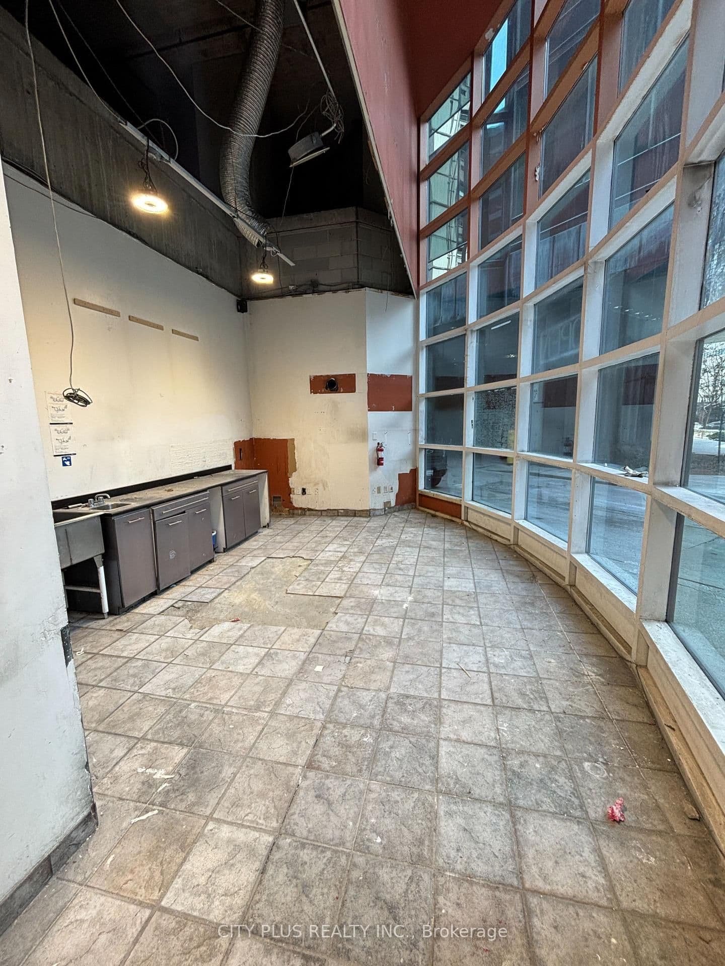 33 University Avenue, Unit 101A - Image 4